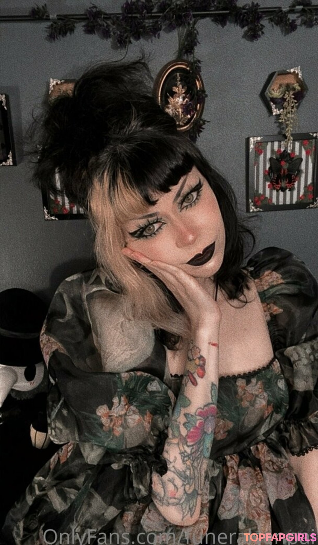 Foto desnuda filtrada de OnlyFans de Funeralsenpai #2 Foto desnuda filtrada de OnlyFans de Funeralsenpai #2