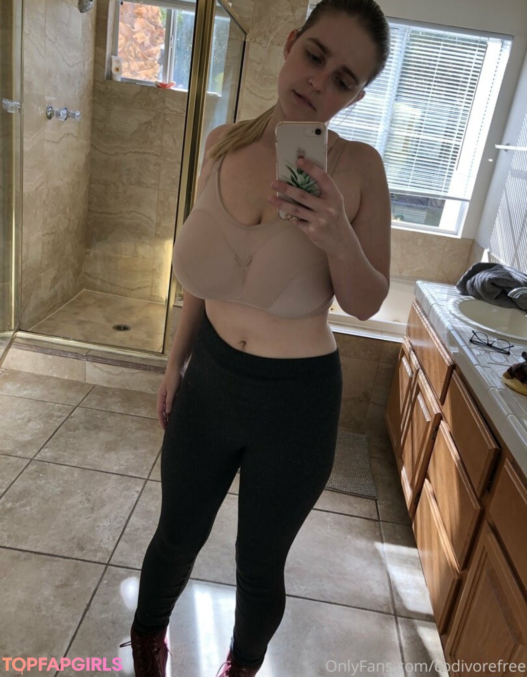 Foto desnuda filtrada de OnlyFans de Codivorefree #20 Foto desnuda filtrada de OnlyFans de Codivorefree #20