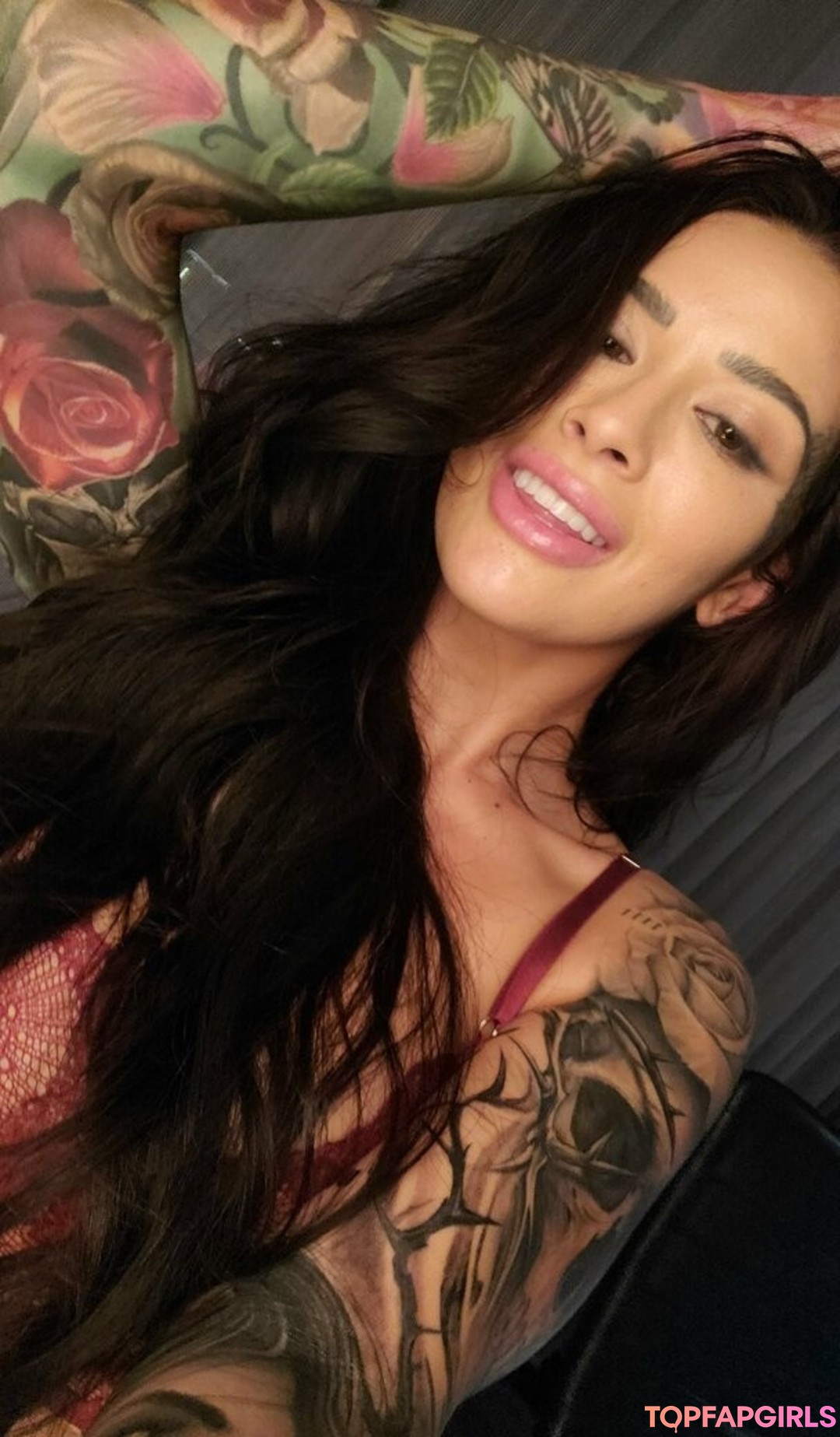 Foto desnuda filtrada de OnlyFans de Katrinajade #126 Foto desnuda filtrada de OnlyFans de Katrinajade #126