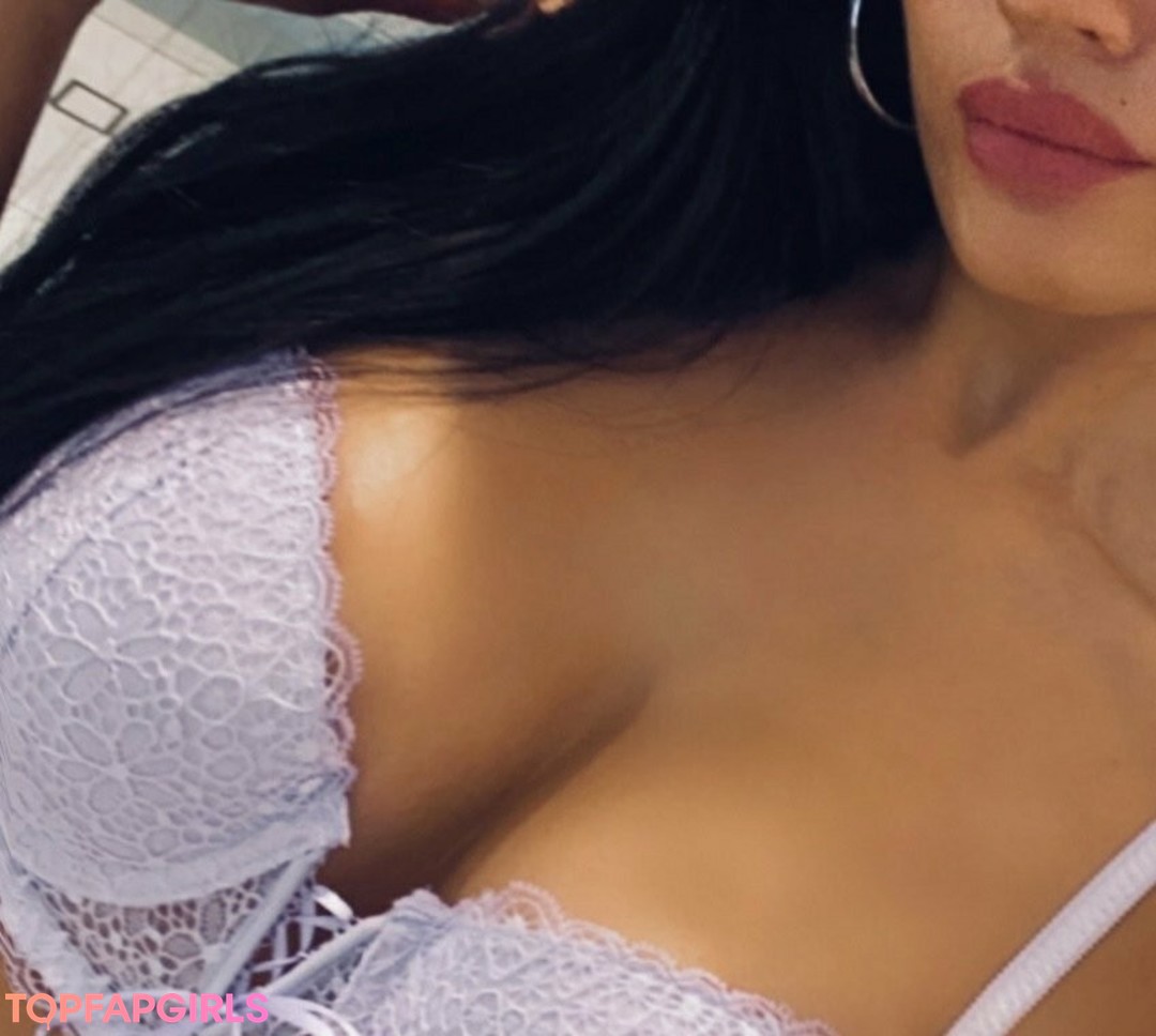 Foto desnuda filtrada de OnlyFans de Tiareangel #82 Foto desnuda filtrada de OnlyFans de Tiareangel #82