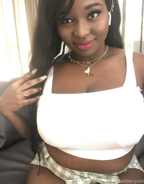 Foto desnuda filtrada de OnlyFans de Barbiecrystal