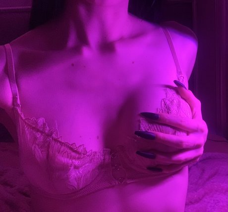 Foto desnuda filtrada de OnlyFans de Salemsienna