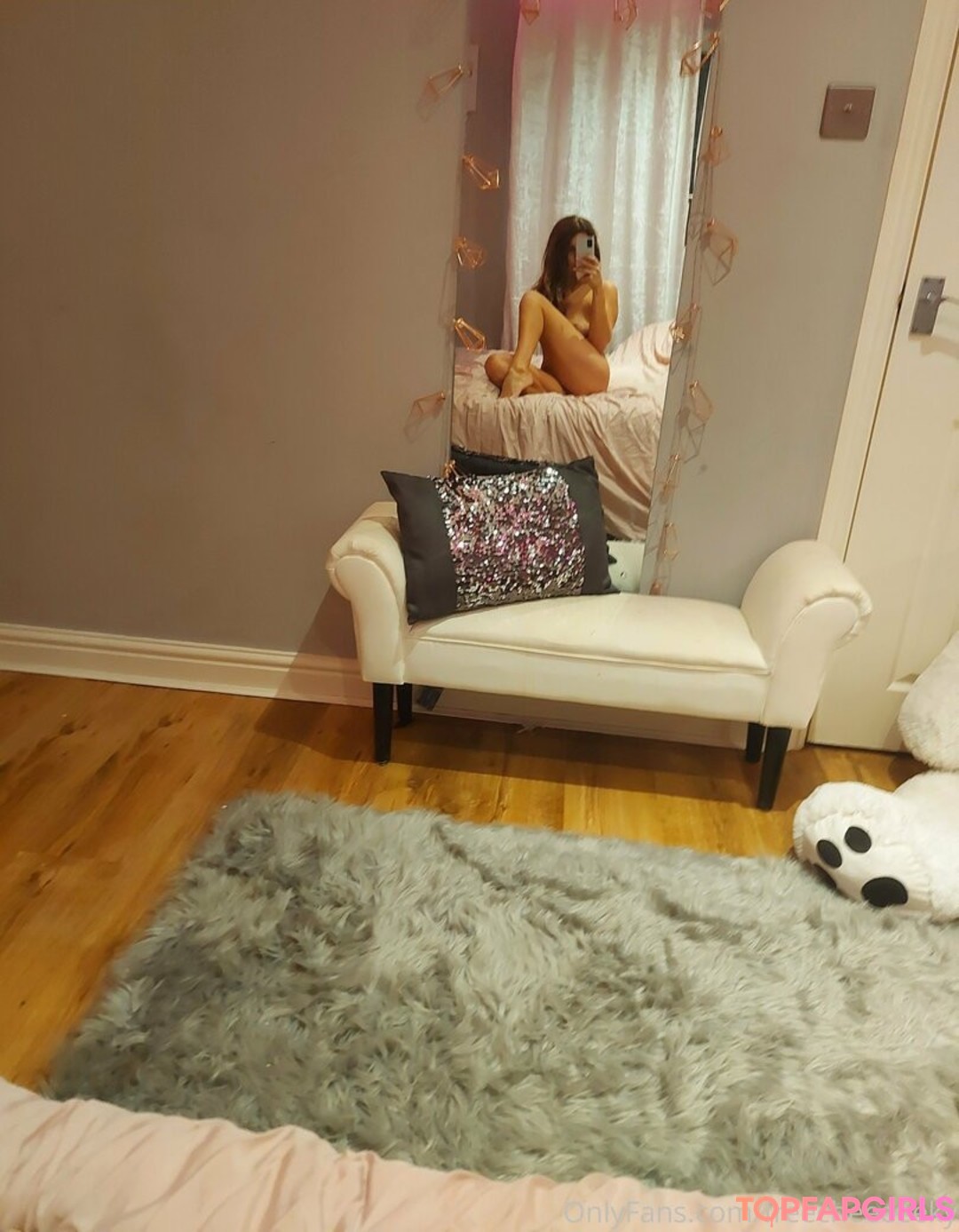 Foto desnuda filtrada de OnlyFans de Littlemisslouj #7 Foto desnuda filtrada de OnlyFans de Littlemisslouj #7