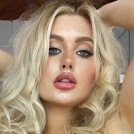 Foto desnuda filtrada de OnlyFans de Rosie Harper