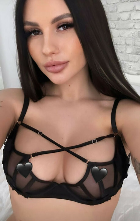 Foto desnuda filtrada de OnlyFans de Wutonbaby