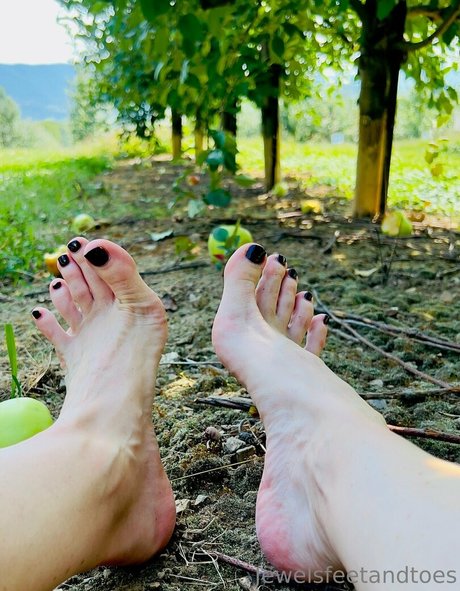 Jewelsfeetandtoes
