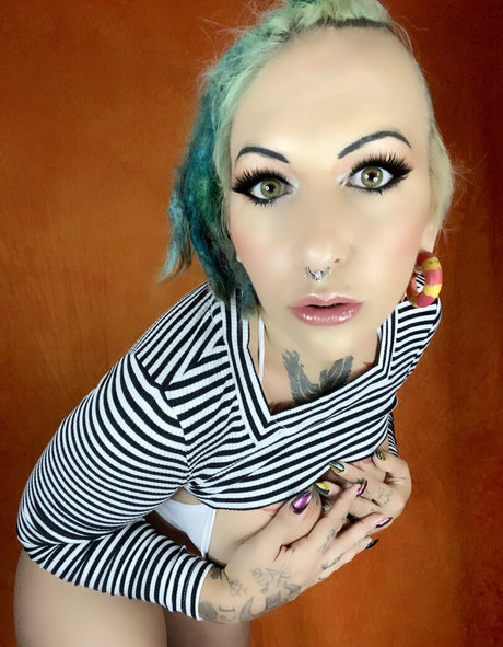 Nakedxzanthia