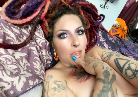 Nakedxzanthia