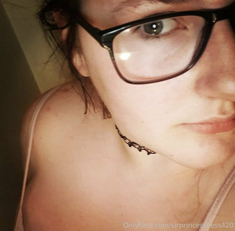 Foto desnuda filtrada de OnlyFans de Sirprincessness420