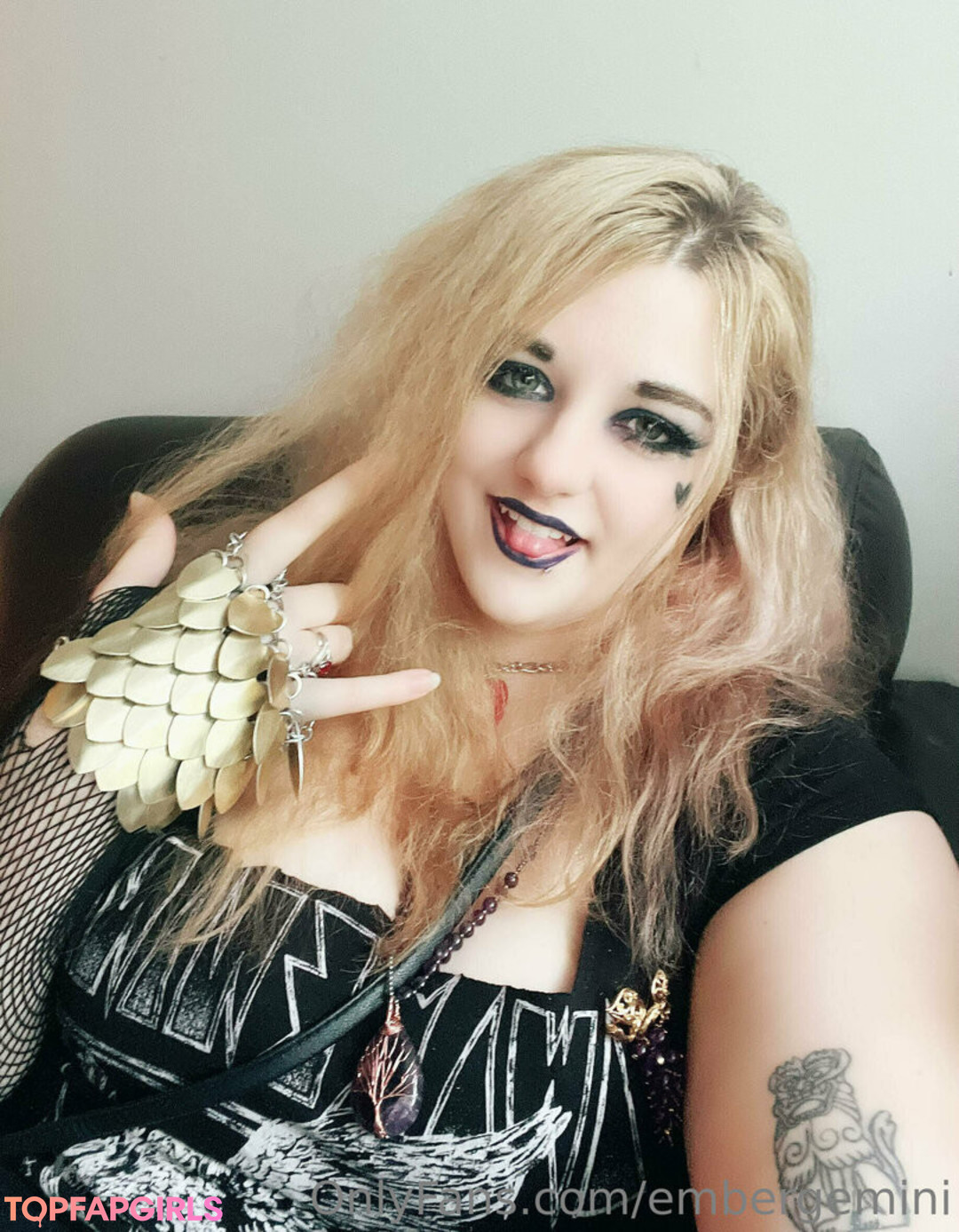 Foto desnuda filtrada de OnlyFans de Embergemini #1 Foto desnuda filtrada de OnlyFans de Embergemini #1