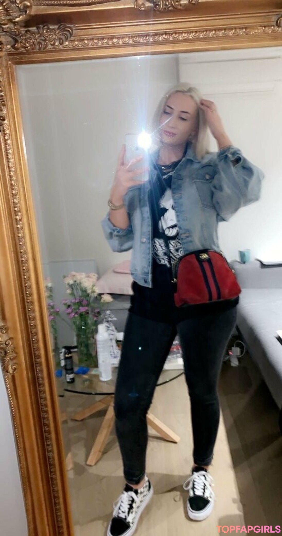 Foto desnuda filtrada de OnlyFans de Seshemetka #3 Foto desnuda filtrada de OnlyFans de Seshemetka #3