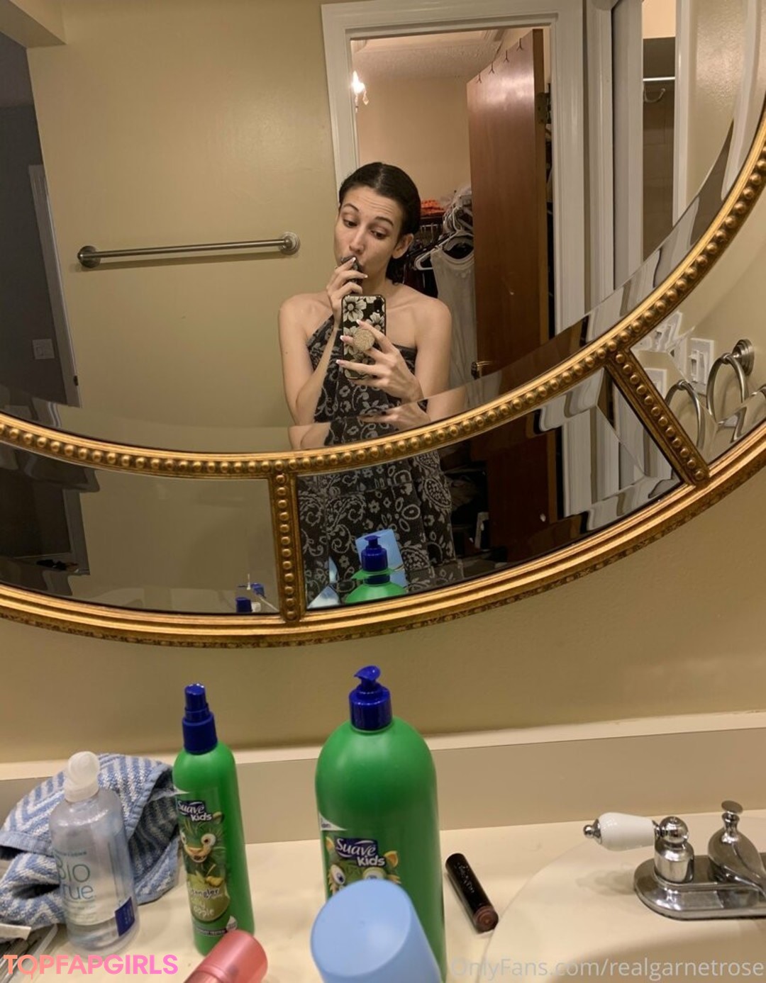 Foto desnuda filtrada de OnlyFans de Realgarnetrose #104 Foto desnuda filtrada de OnlyFans de Realgarnetrose #104