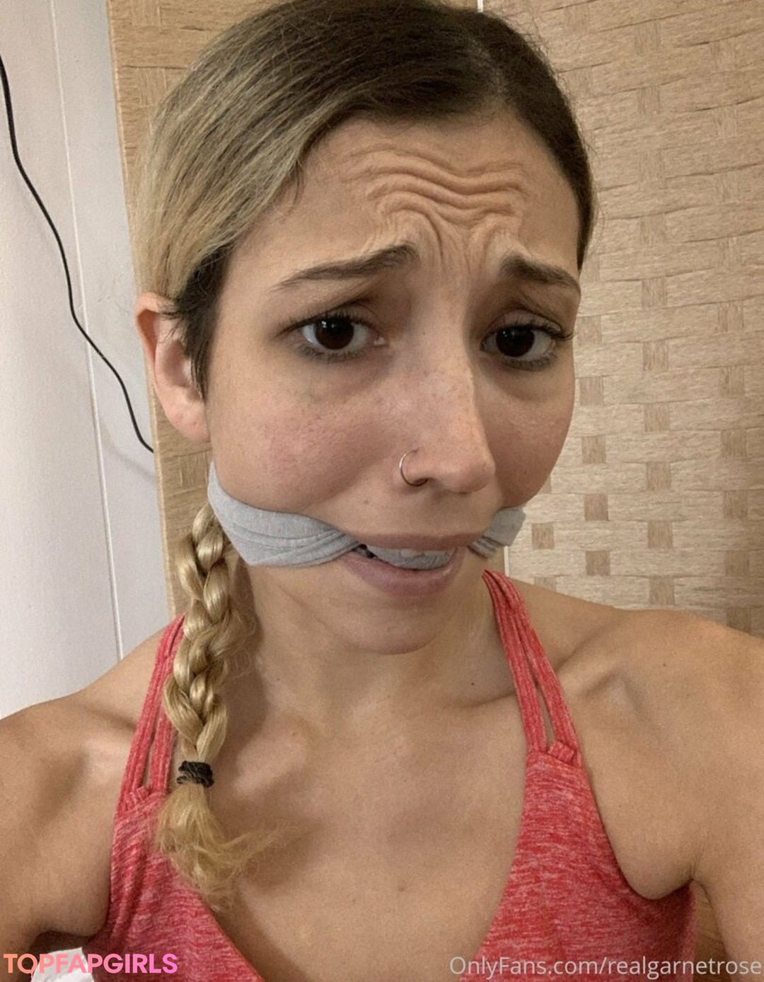 Foto desnuda filtrada de OnlyFans de Realgarnetrose #232 Foto desnuda filtrada de OnlyFans de Realgarnetrose #232