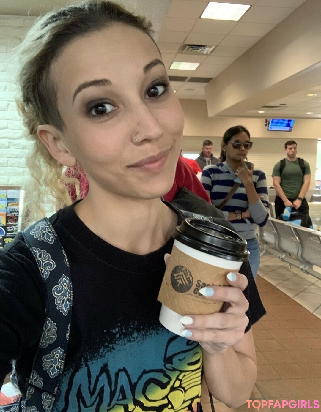 Foto desnuda filtrada de OnlyFans de Realgarnetrose #254 Foto desnuda filtrada de OnlyFans de Realgarnetrose #254