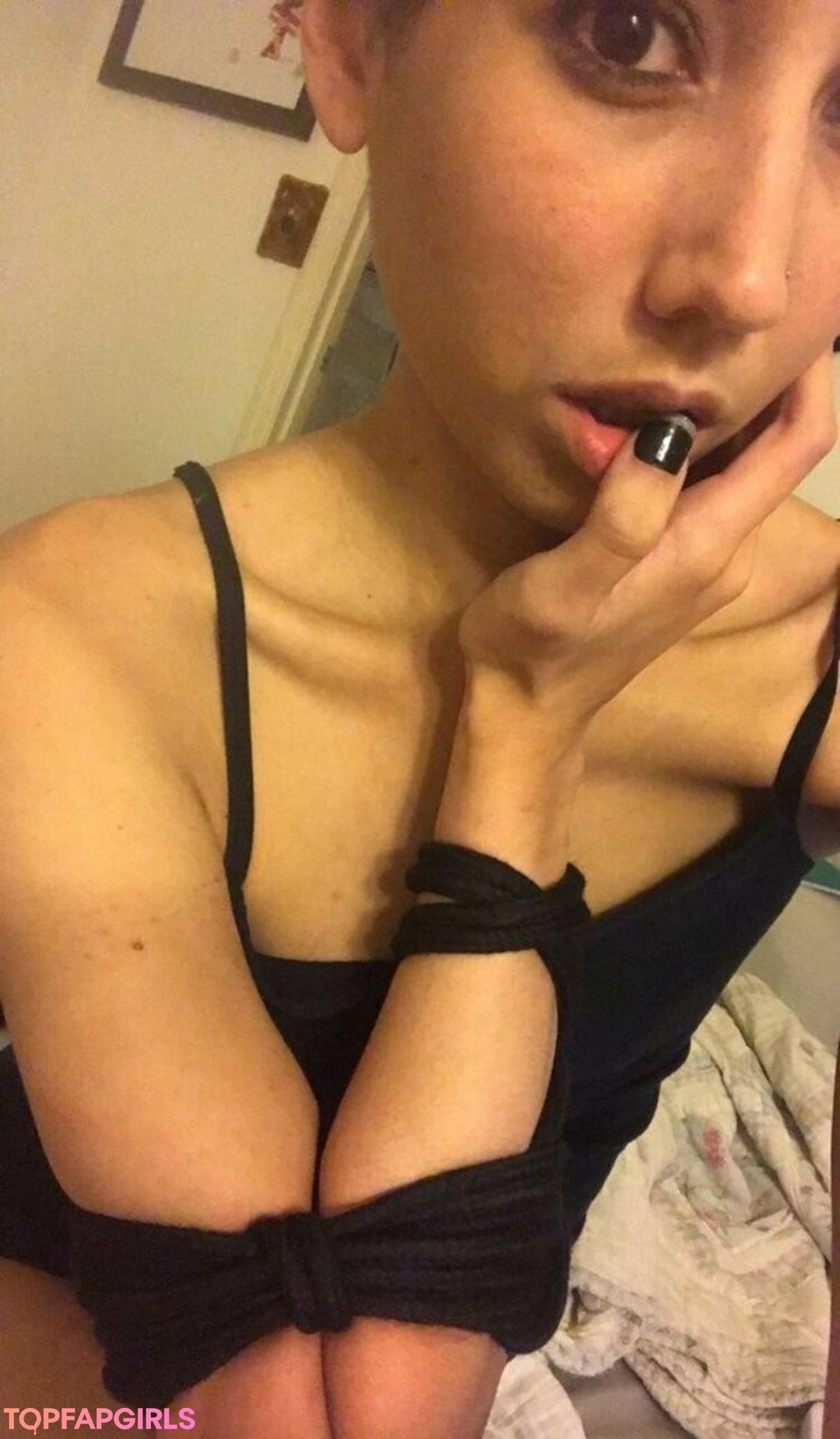 Foto desnuda filtrada de OnlyFans de Realgarnetrose #334 Foto desnuda filtrada de OnlyFans de Realgarnetrose #334