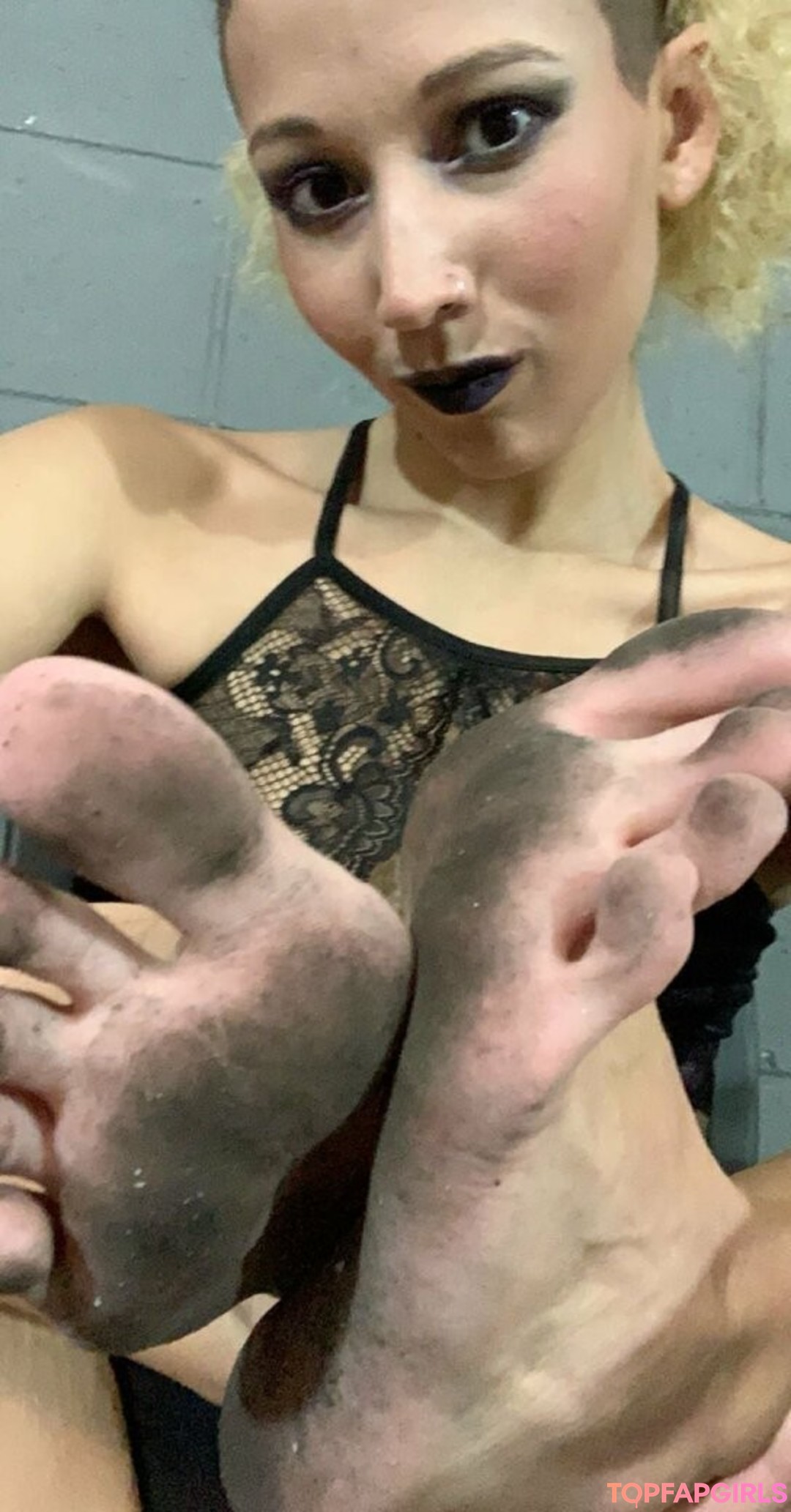 Foto desnuda filtrada de OnlyFans de Realgarnetrose #373 Foto desnuda filtrada de OnlyFans de Realgarnetrose #373