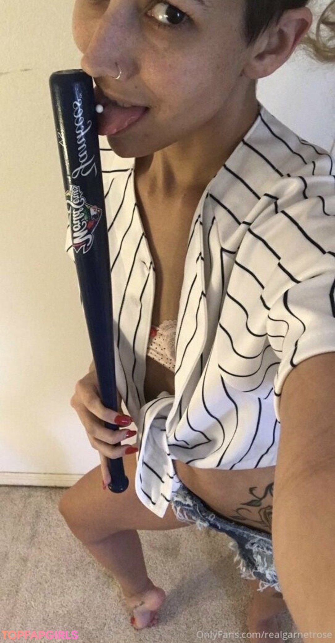 Foto desnuda filtrada de OnlyFans de Realgarnetrose #392 Foto desnuda filtrada de OnlyFans de Realgarnetrose #392