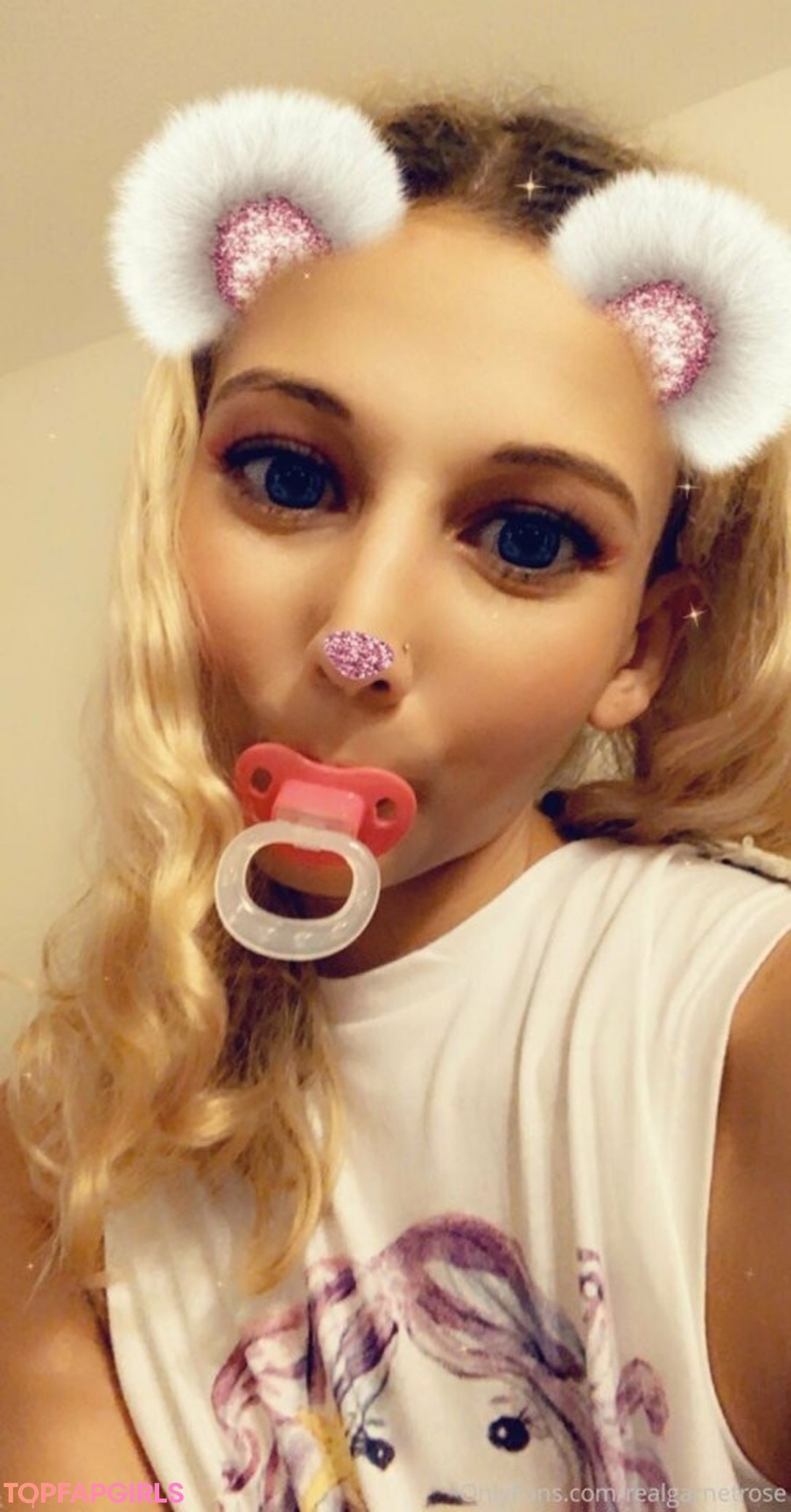 Foto desnuda filtrada de OnlyFans de Realgarnetrose #460 Foto desnuda filtrada de OnlyFans de Realgarnetrose #460