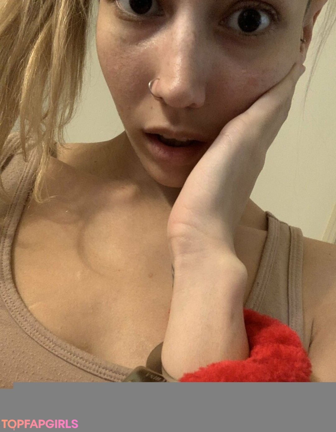 Foto desnuda filtrada de OnlyFans de Realgarnetrose #485 Foto desnuda filtrada de OnlyFans de Realgarnetrose #485