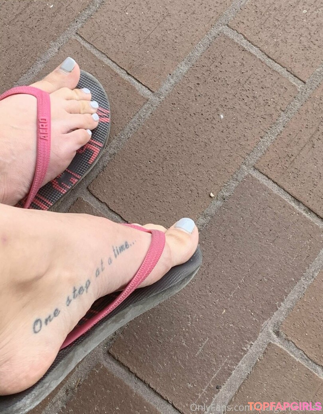 Foto desnuda filtrada de OnlyFans de Realgarnetrose #5 Foto desnuda filtrada de OnlyFans de Realgarnetrose #5