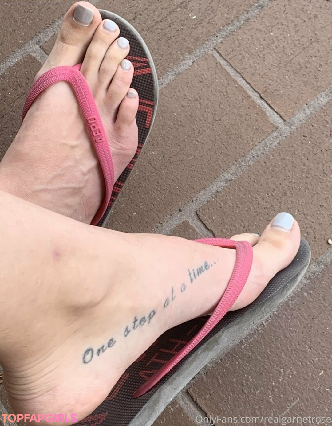 Foto desnuda filtrada de OnlyFans de Realgarnetrose #6 Foto desnuda filtrada de OnlyFans de Realgarnetrose #6