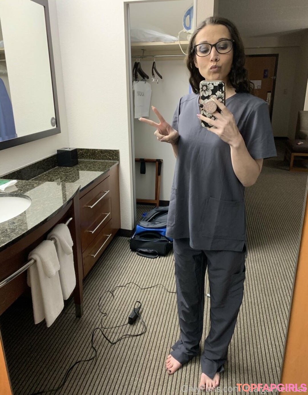 Foto desnuda filtrada de OnlyFans de Realgarnetrose #67 Foto desnuda filtrada de OnlyFans de Realgarnetrose #67