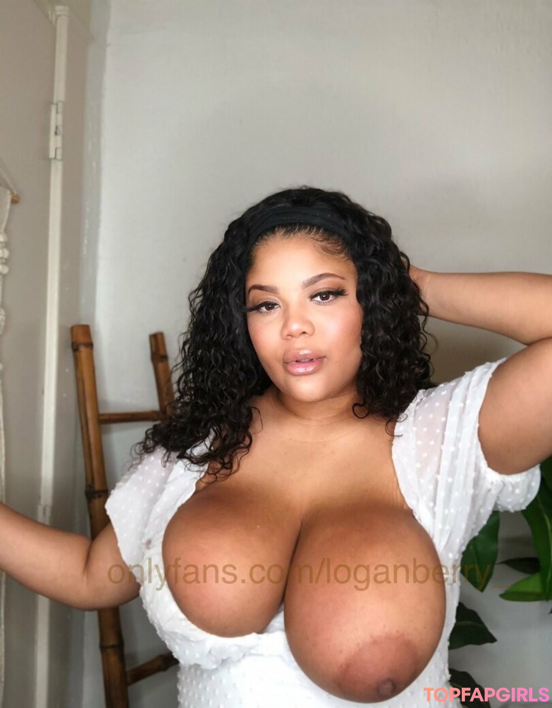 Foto desnuda filtrada de OnlyFans de Loganberry #14 Foto desnuda filtrada de OnlyFans de Loganberry #14