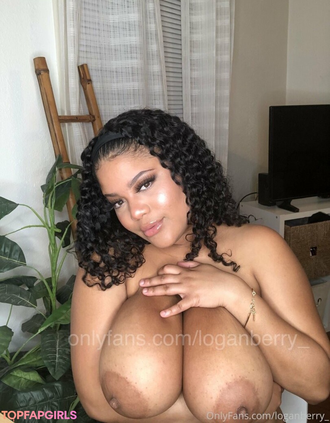 Foto desnuda filtrada de OnlyFans de Loganberry #223 Foto desnuda filtrada de OnlyFans de Loganberry #223