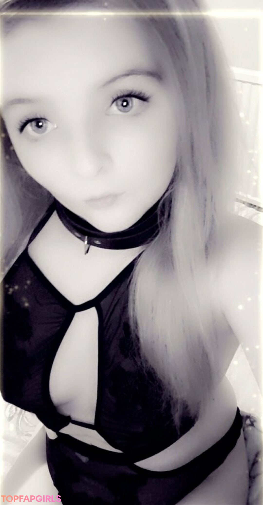 Foto desnuda filtrada de OnlyFans de Alexxxuncensoredx #540 Foto desnuda filtrada de OnlyFans de Alexxxuncensoredx #540