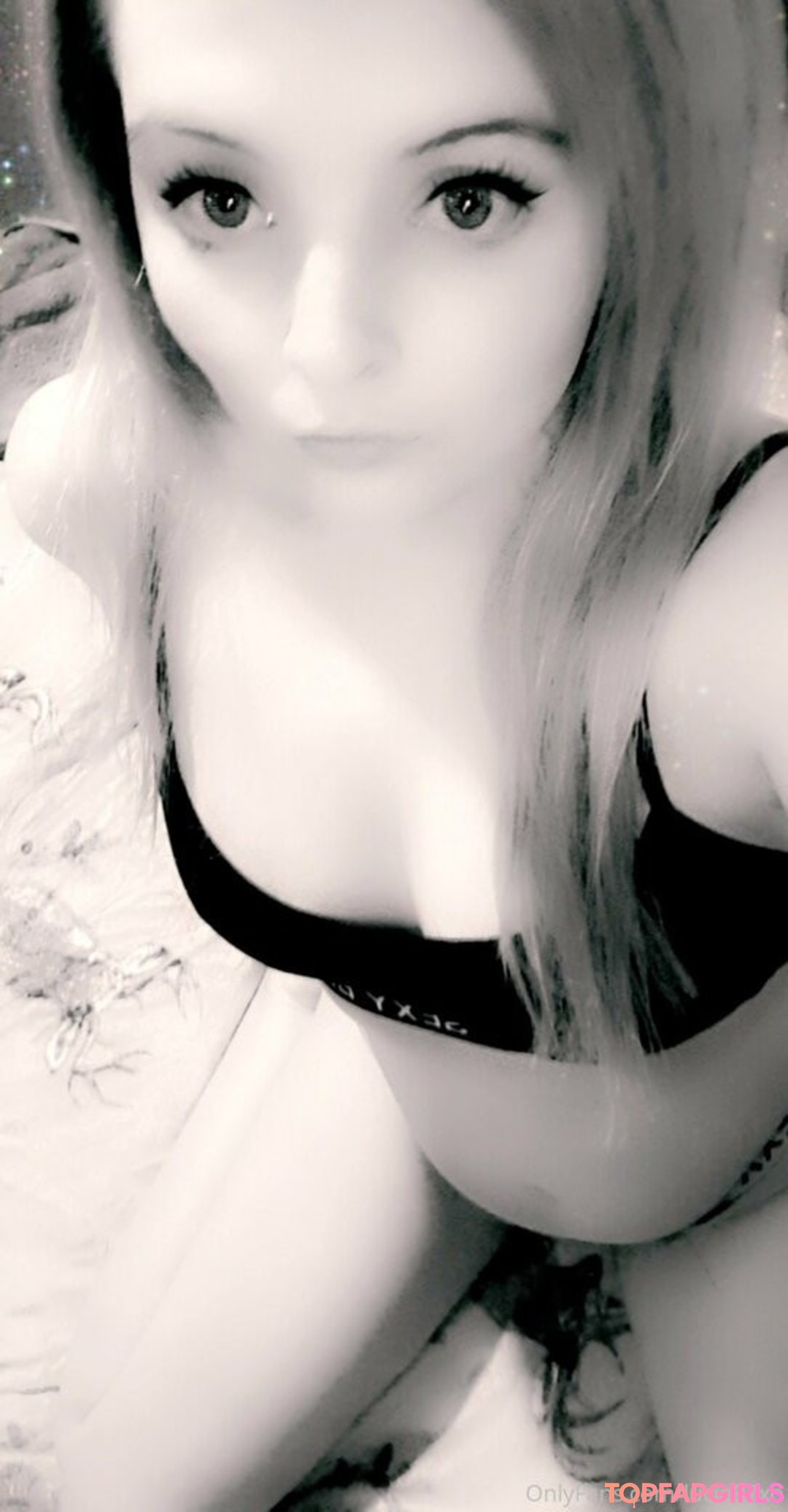 Foto desnuda filtrada de OnlyFans de Alexxxuncensoredx #548 Foto desnuda filtrada de OnlyFans de Alexxxuncensoredx #548