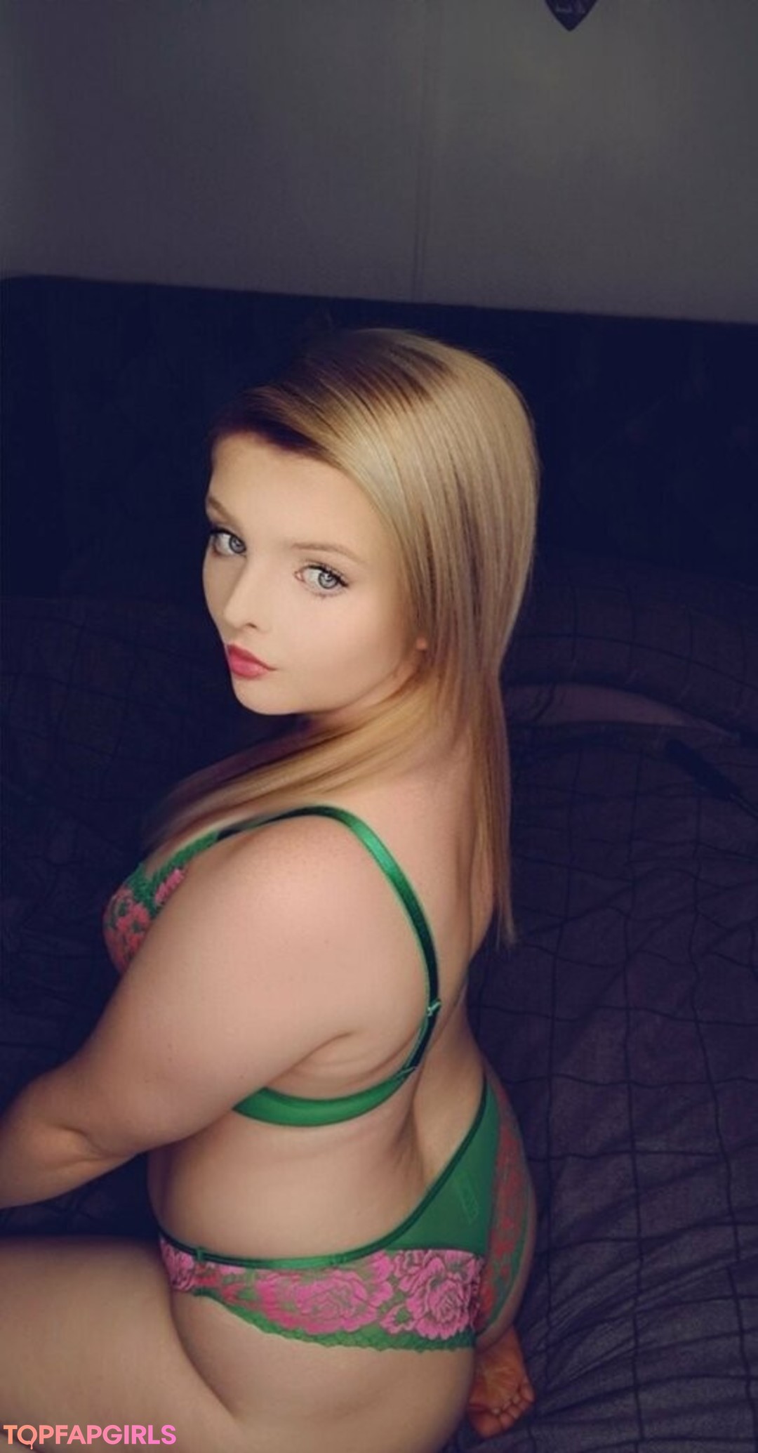 Foto desnuda filtrada de OnlyFans de Alexxxuncensoredx #561 Foto desnuda filtrada de OnlyFans de Alexxxuncensoredx #561