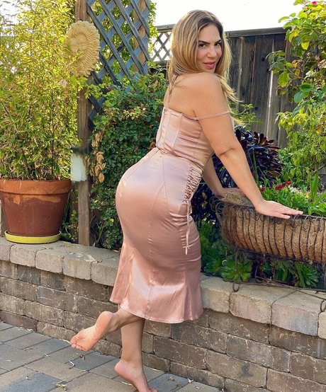 CarlaLuxx