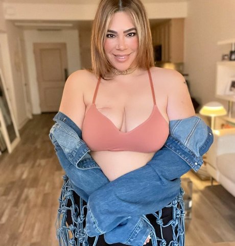 Foto desnuda filtrada de OnlyFans de Carlaluxx