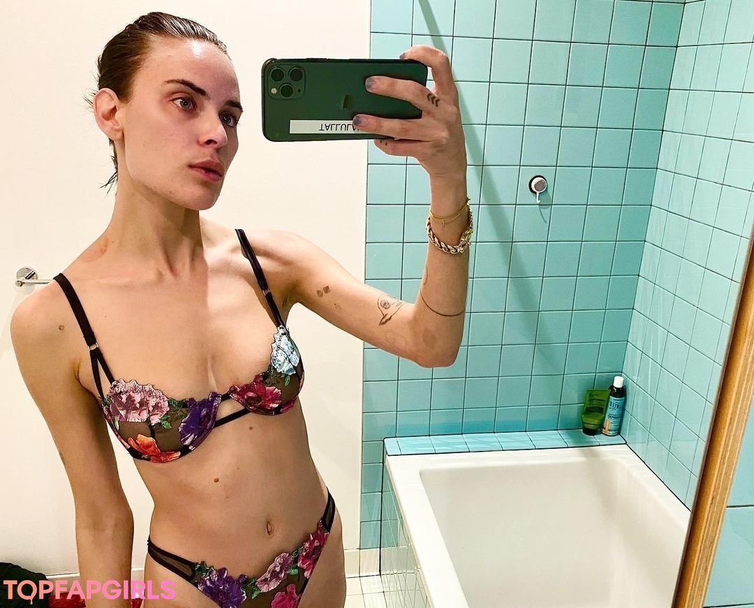 Foto desnuda filtrada de OnlyFans de Tallulah Willis #12 Foto desnuda filtrada de OnlyFans de Tallulah Willis #12