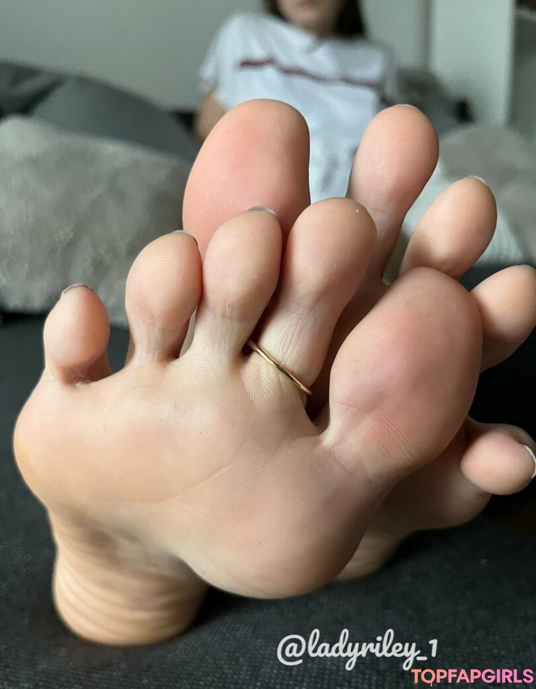 Foto desnuda filtrada de OnlyFans de Ladyriley1 #50 Foto desnuda filtrada de OnlyFans de Ladyriley1 #50