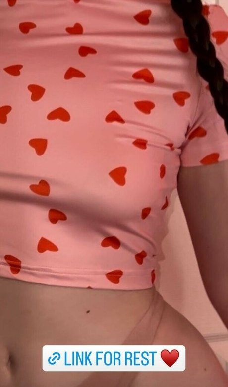 Foto desnuda filtrada de OnlyFans de Elizabeth Finis