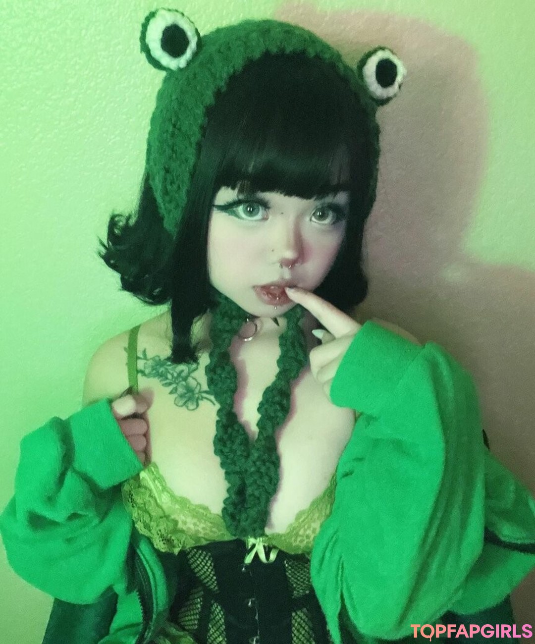 Foto desnuda filtrada de OnlyFans de Petitekitti #5 Foto desnuda filtrada de OnlyFans de Petitekitti #5