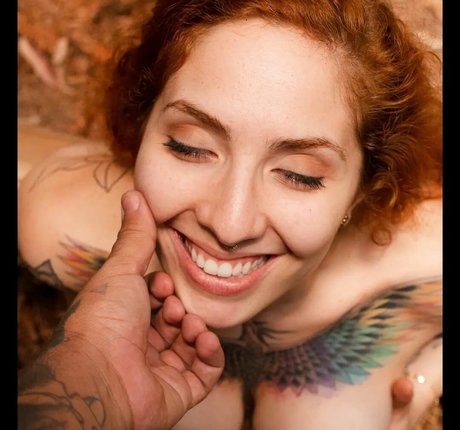 Foto desnuda filtrada de OnlyFans de Flordetangerina