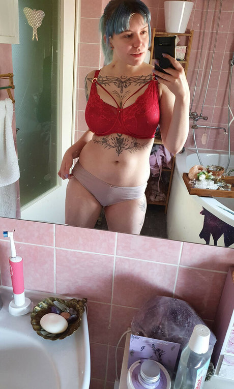 Foto desnuda filtrada de OnlyFans de Softcorecosplay