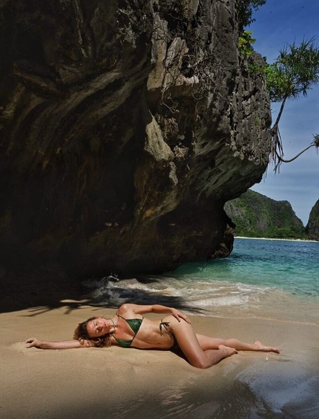 Shantel VanSanten