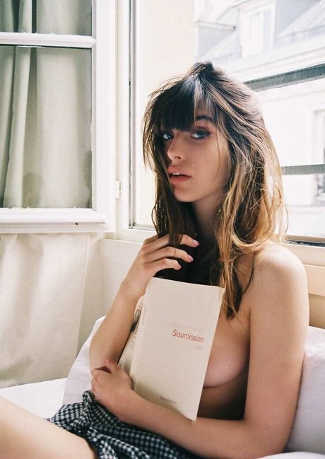 Louise Follain