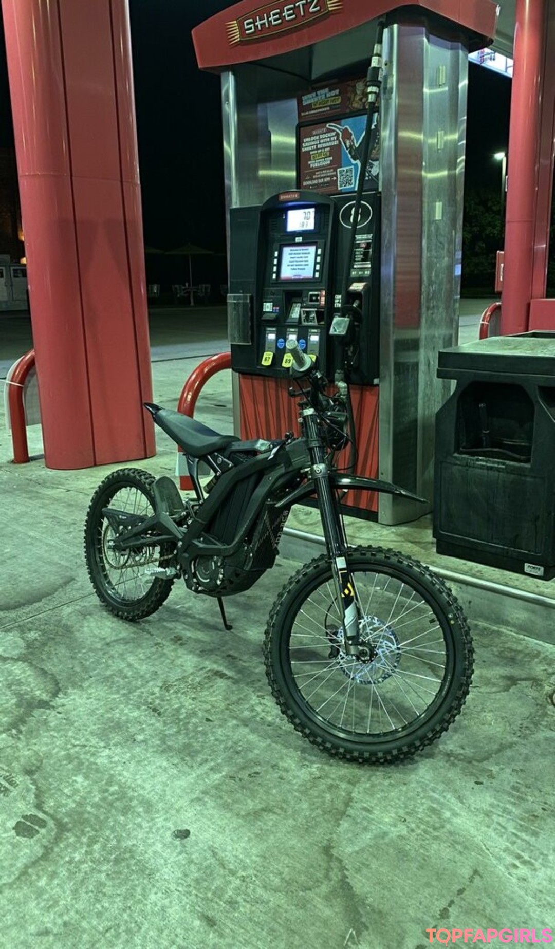 Foto desnuda filtrada de OnlyFans de Curly Exotic #40 Foto desnuda filtrada de OnlyFans de Curly Exotic #40