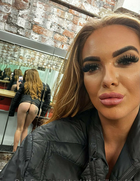 Foto desnuda filtrada de OnlyFans de Charlotte Hill