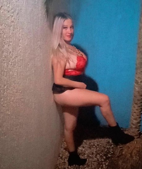 Foto desnuda filtrada de OnlyFans de Elaine Perin
