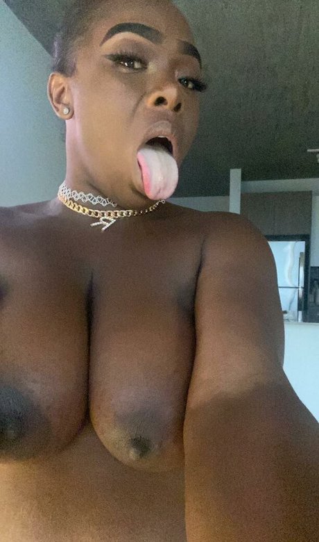 Foto desnuda filtrada de OnlyFans de Ms Headrush