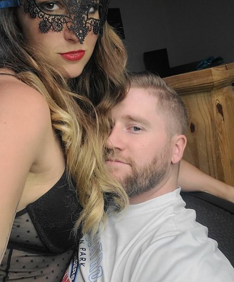 Foto desnuda filtrada de OnlyFans de Lizzie All Day