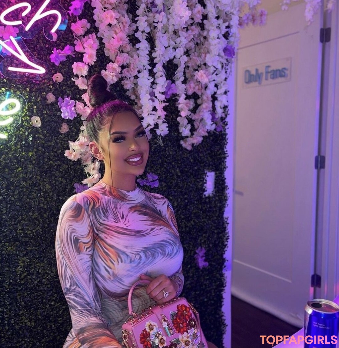 Foto desnuda filtrada de OnlyFans de The Greek Freak #46 Foto desnuda filtrada de OnlyFans de The Greek Freak #46