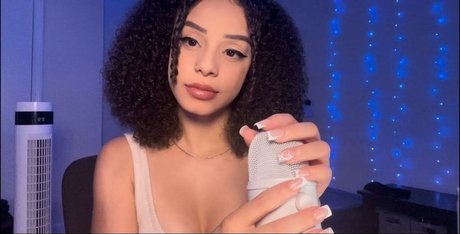 Foto desnuda filtrada de OnlyFans de Somiiiasmr
