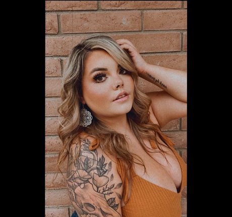 Lilly Zamora