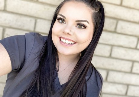 Lilly Zamora